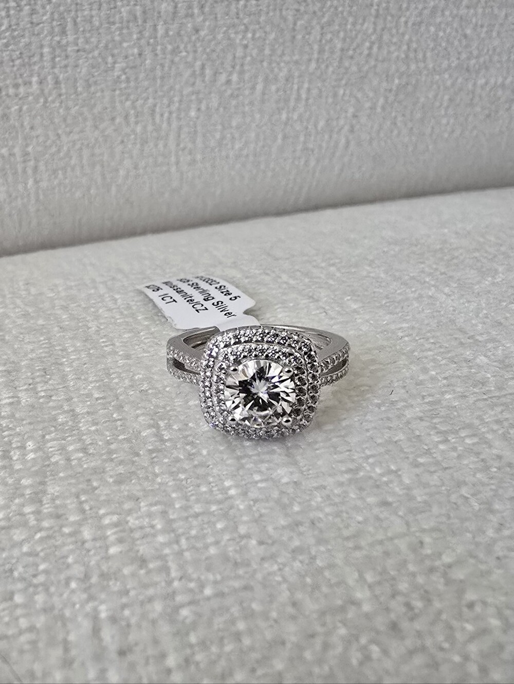 1CTW Moissanite & CZ Halo Style Ring in 925 Sterling Silver Size 5